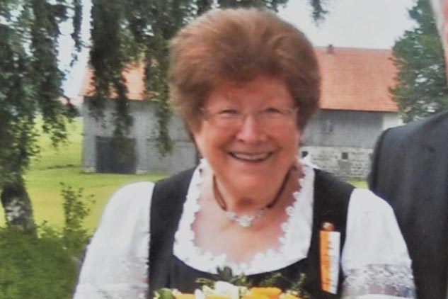 Marianne Dillinger - 50 Jahre Fahnenmutter der DJK-SG Schönbrunn 